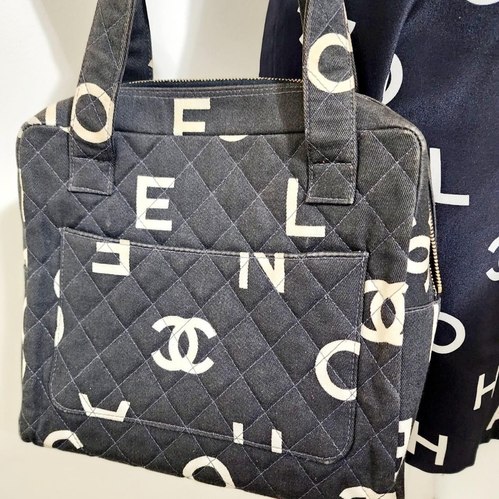 Authentic Chanel CC 1997 Alphabet Logo Bag - Picture 2 of 7